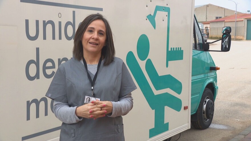 Zubarka na točkovima donosi osmijehe starijima u selima