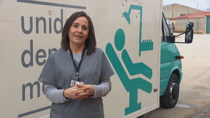 Zubarica na kotačima donosi osmijehe starijima u selima