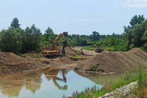 Hitni radovi u Semberiji: Produbljuju se kanali i povećava dotok vode iz Drine