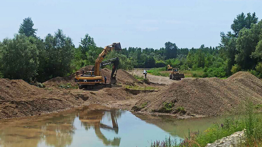 Hitni radovi u Semberiji: Produbljuju se kanali i povećava dotok vode iz Drine