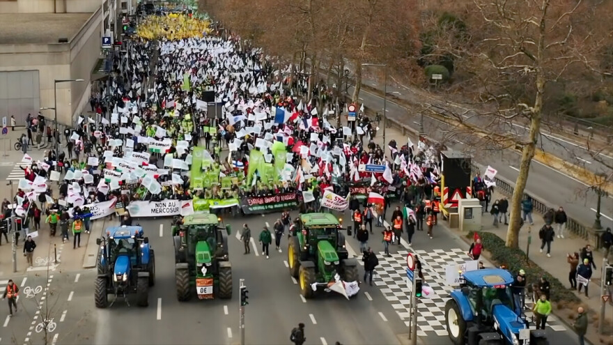 Najveći prosvjed poljoprivrednika koji je Bruxelles vidio u posljednjih 30 godina