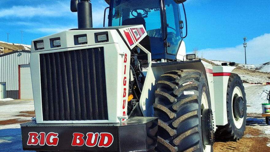 Big Bud: Kako izgleda potpuno novi XXL traktor?