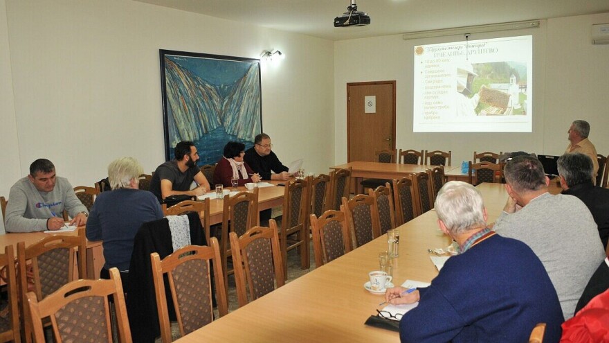 U Višegradu održano prvo od deset predavanja za buduće pčelare