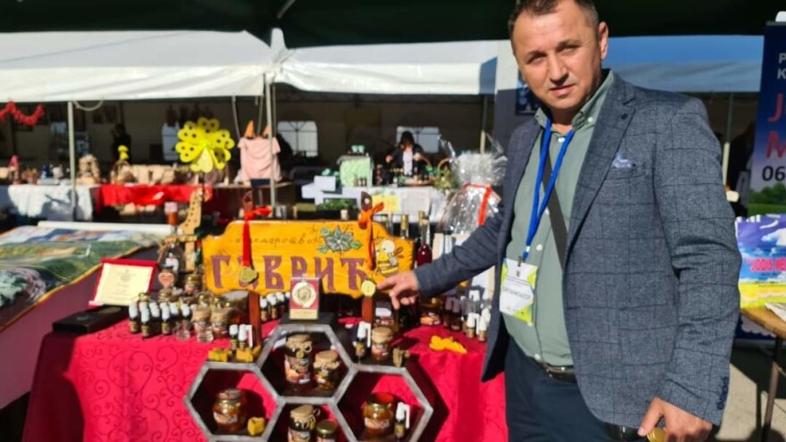 Jedni se hvale prinosima meda, drugi odlučili biti iskreni