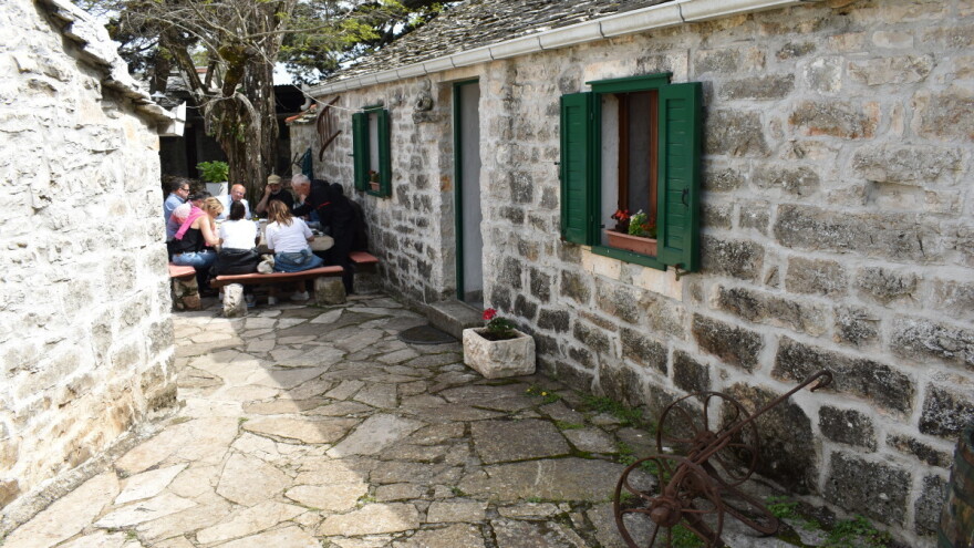 Koliko je turizam uvezan s poljodjelstvom i što je to turistički proizvod? 