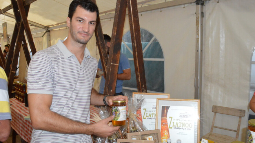 100 tona meda u košnicama nesuđenog geodeta?