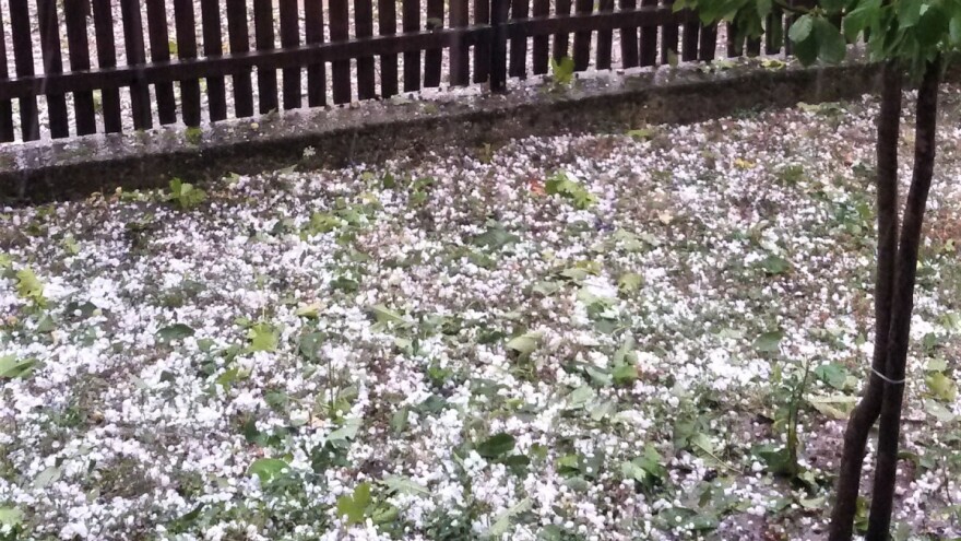 Oluja i grad pogodili veći deo Srbije - očekuje se nastavak padavina