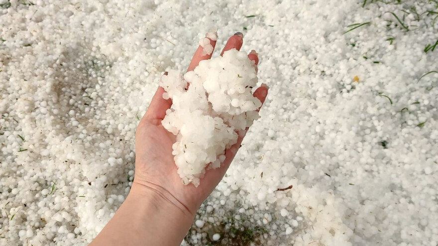Za 10 minuta grad desetkovao ljetinu u zasadima voća i povrća