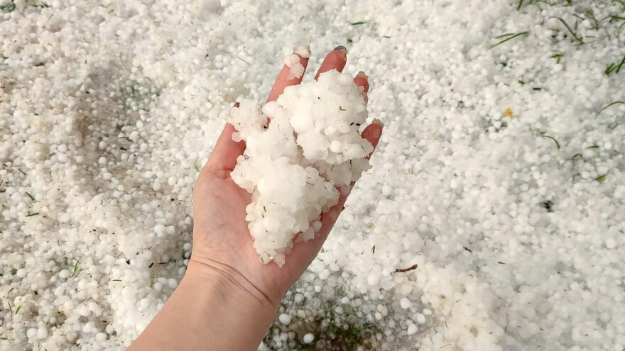 Za 10 minuta grad desetkovao letinu u zasadima voća i povrća