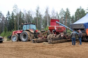 Prvo pucao iz vatrenog oružja, a onda im potanjirao 60 duluma posijanog kukuruza