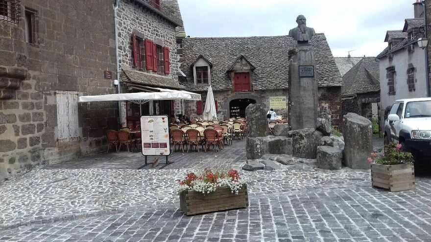 San bon de Salers - francuski gradić koji turistički uspon duguje kravama