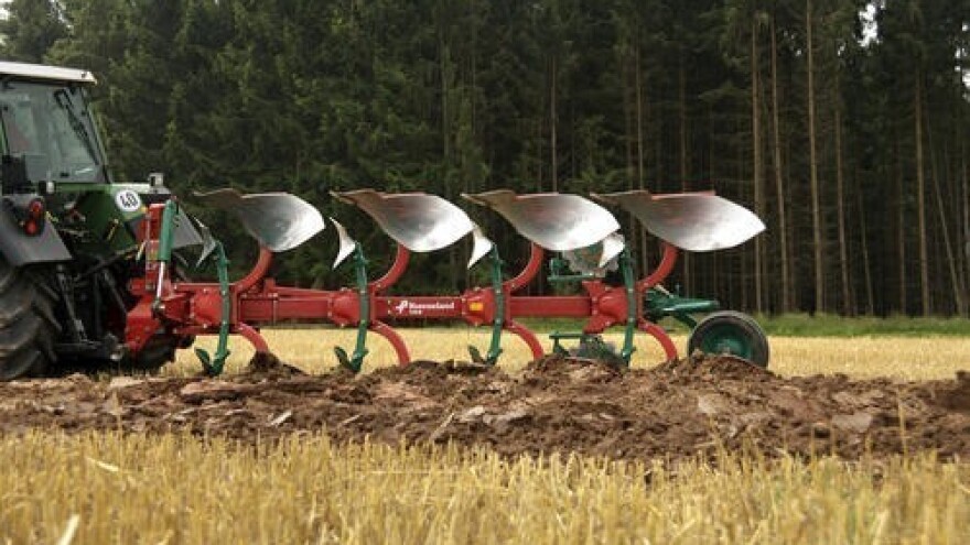 Uvjerite se u kvalitetu Kverneland strojeva u radu!