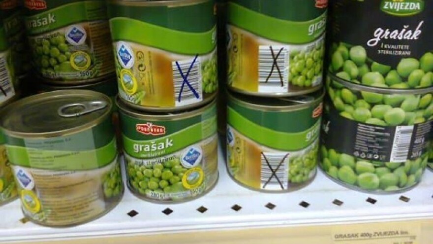 X na konzervama graška
