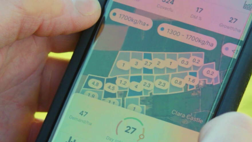 Umjetna inteligencija i sateliti odlučuju kada se kosi trava?