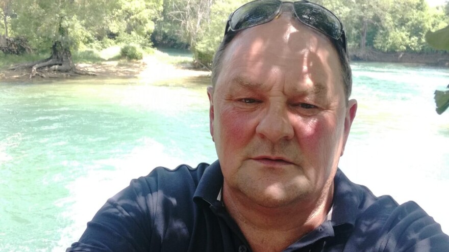 Bivši policajac sam izgradio plastenik za jagode - još uvijek ih je nedovoljno za sve kupce