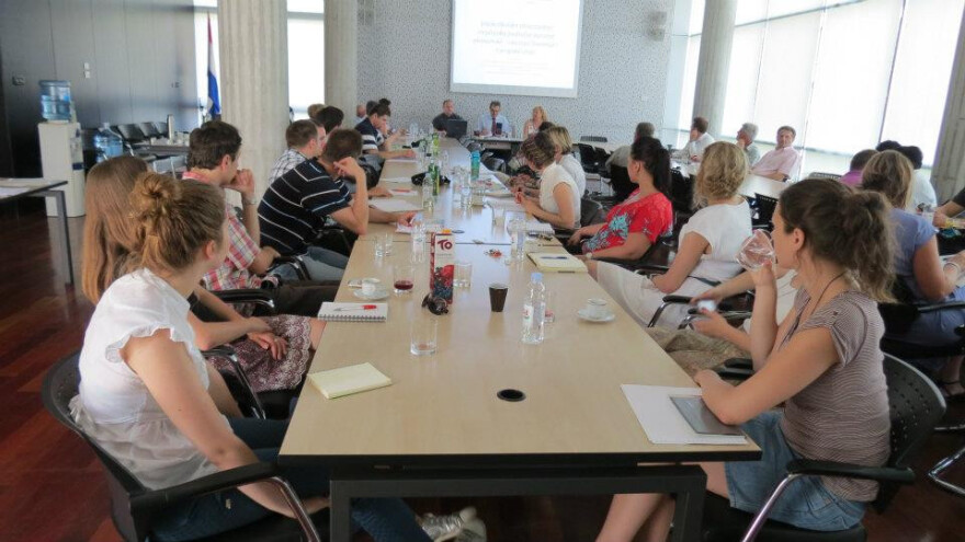 Digitalni marketing vs. klasično oglašavanje hrane