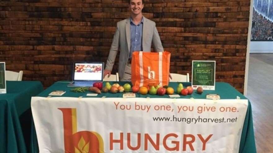 Zarađuje na ružnoj hrani, a usput hrani gladne!