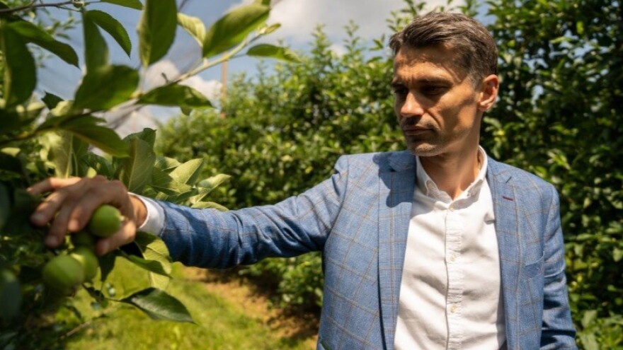 Uspješna tvrtka Rabo iz Baranje godišnje proizvede 6.000 tona jabuke i broji gotovo 100 zaposlenika