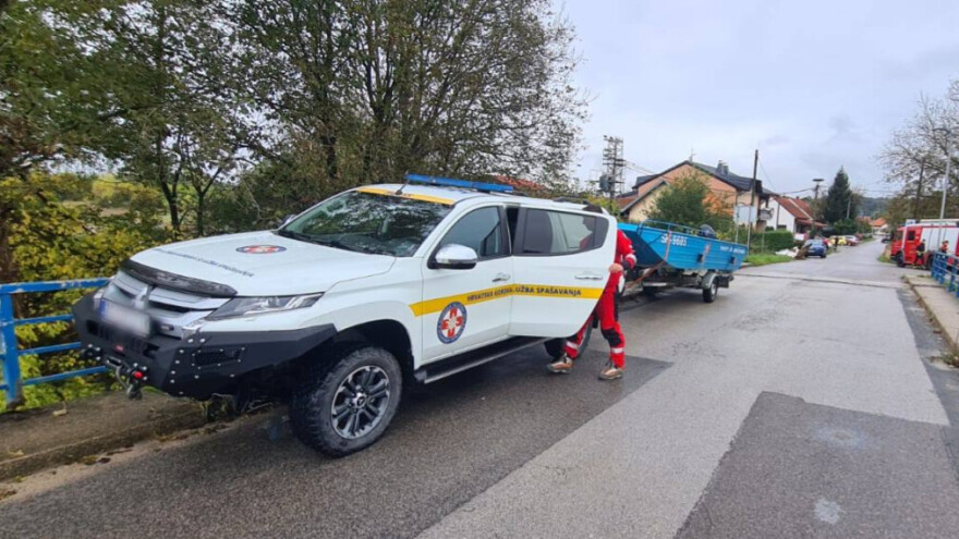 Nestalog 84-godišnjaka pronašli pothlađenog i priklještenog u kabini traktora