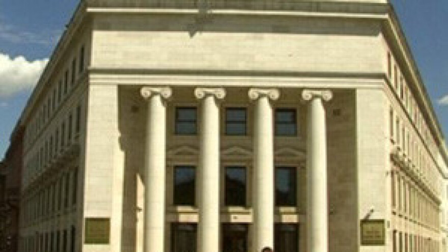 U banku po zahtjev za svoj novac