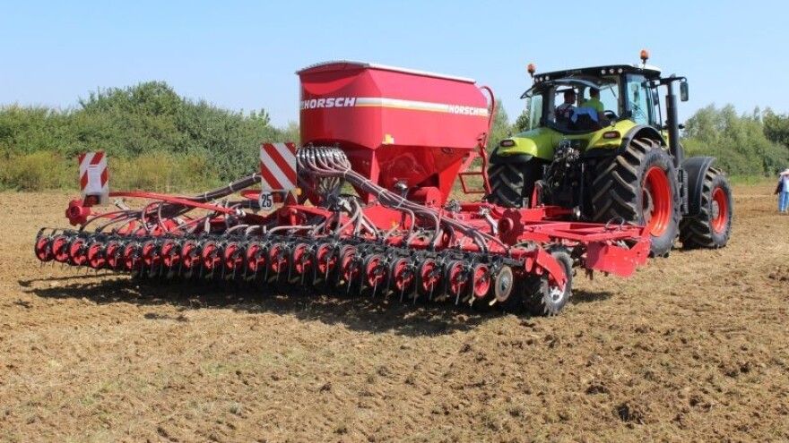 Izloženi strojevi za pripremu, sjetvu i sadnju!