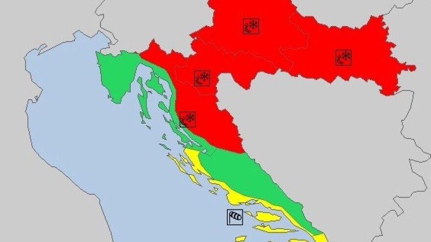 Snijeg i ledena kiša na većem području RH