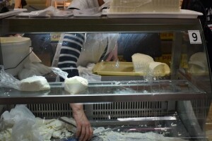 Cijene hrane snažno pale već treći mjesec za redom