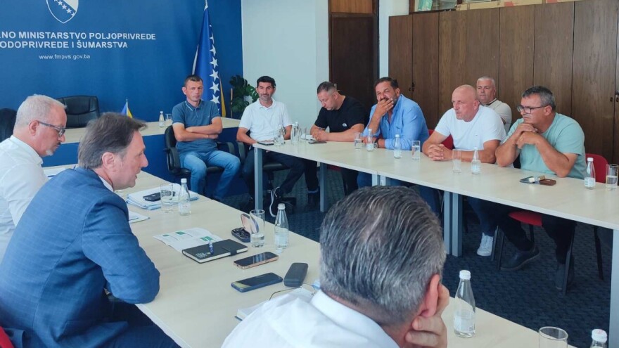 Oglasilo se i ministarstvo: Hrnjić će potpisati naloge za prvi kvartal, šta će udruženja dati zauzvrat?