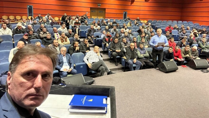 Neće biti protesta u FBiH: Selfi ministra i poljoprivrednika za konačan dogovor