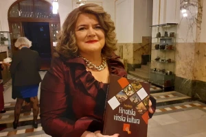 Monografija donosi bogati prikaz domaće vinske tradicije na čak 456 stranica