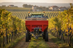 Hrvatske prikolice za vinograd i voćnjak
