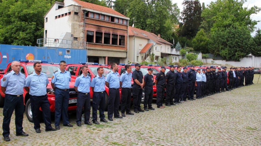 Vatrogascima isporučeno 15 pick-up vozila čija je nabava financirana sredstvima OKFŠ