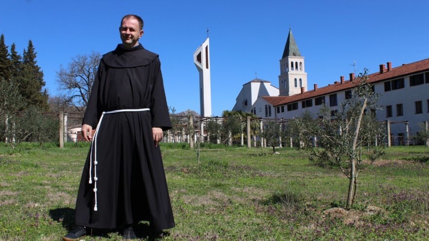 I hercegovački fratri na Humcu sade masline