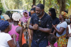 Idris Elba pomaže poljoprivredi: Hrane će nestati ako se farmerima zabrani rad