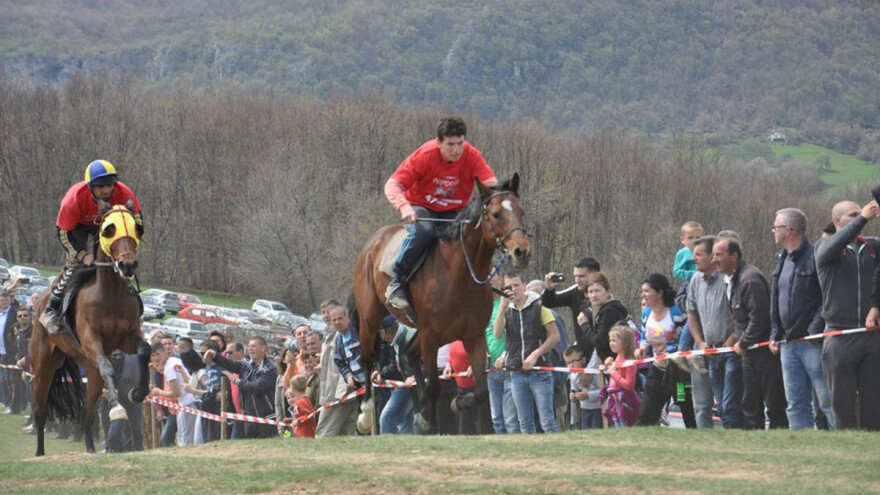 Za 1. maj - Takmičenje u tradicionalnim čobanskim igrama "Komaranska košija"