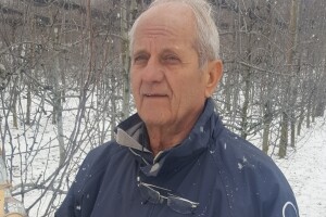 Prva organska rakija od krušaka: Ilija se ove godine nakosio trave