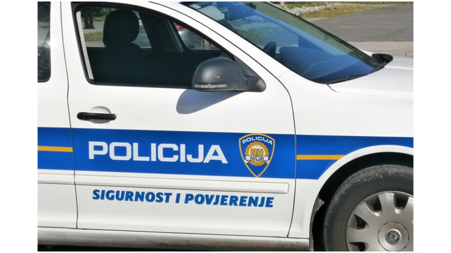 Udario u traktor: Vozač automobila (80) zadobio teške tjelesne ozljede