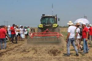 Poljoprivrednici na SPIT- u na plus 40: Mašine merkaju, a ima li novca za kupovinu?