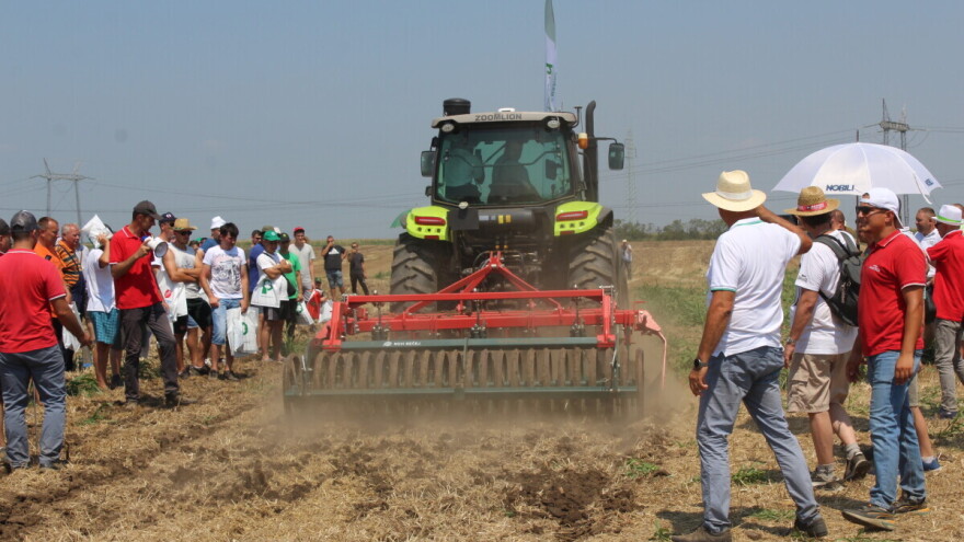 Poljoprivrednici na SPIT- u na plus 40: Mašine merkaju, a ima li novca za kupovinu?