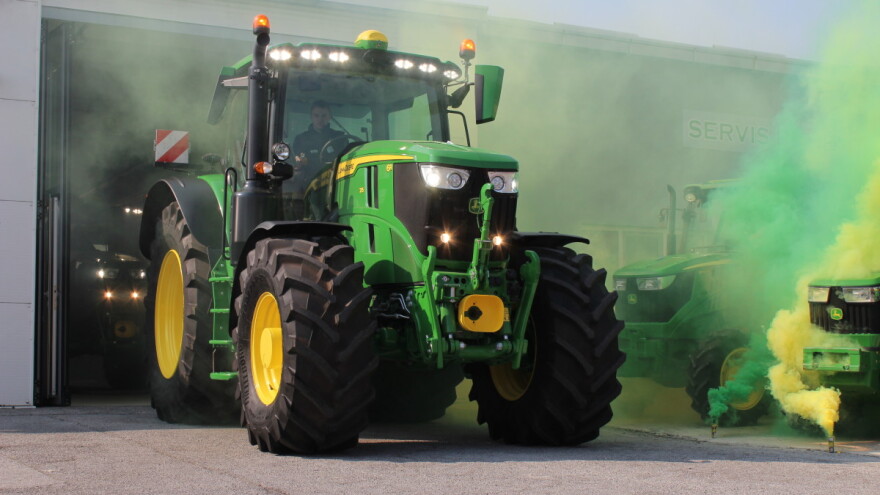 Novocommerce predstavio John Deere traktore iz nove 6R serije