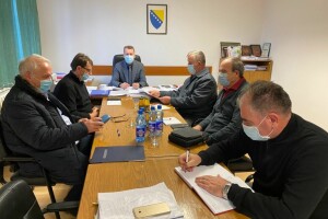 Inicijativa iz Tuzle: Proglasiti pčele posebnim opštim dobrom