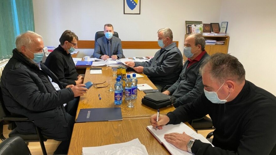 Inicijativa iz Tuzle: Proglasiti pčele posebnim opštim dobrom