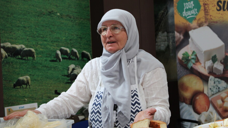 Smaila u štiklama došla u Mudrike, nije znala ni kravu musti, a od sira zaradila penziju