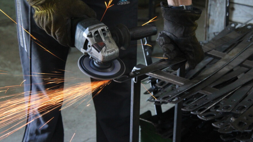 Sve za voćarenje - platforme i kolica iz radionice Gruža Agrara