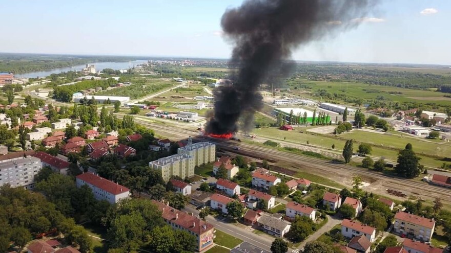 Požari u Dalmaciji i Slavoniji, vatrena stihija progutala travu, smreku i trsove vinove loze