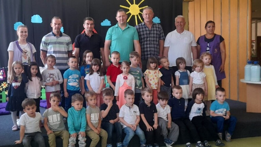 Svježe mlijeko s farmi stiglo u obdaništa i narodne kuhinje TK