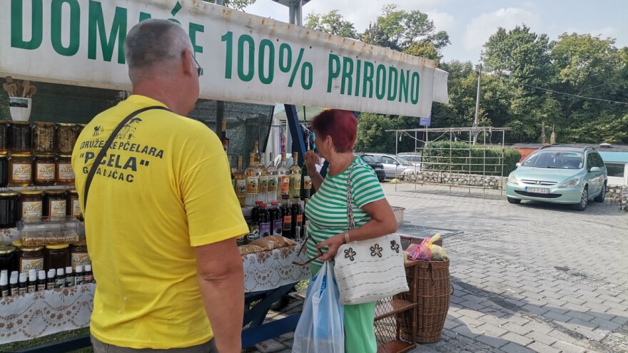 Med za gospođu i rakija za gospodina - može i "pljoska"