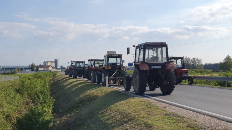 Poljoprivrednici najavili blokadu puteva i granica - rok za isplatu poticaja je do 1. jula