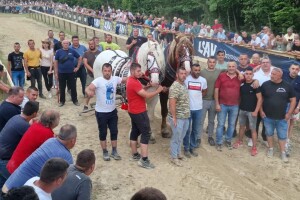 Simićevi teškaši Omer i Zamfir pokorili prvu brodsku štraparijadu