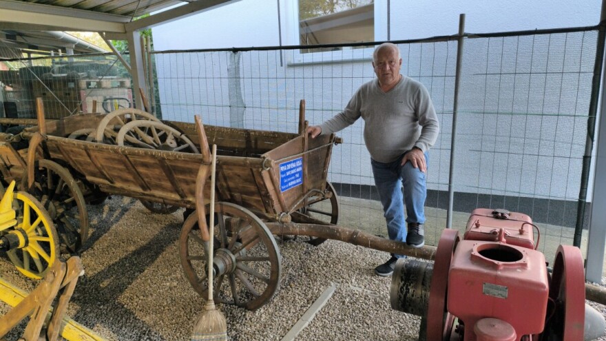 Kod Marinka na imanju "od igle do lokomotive": U kolekciji i plug star 84 godine